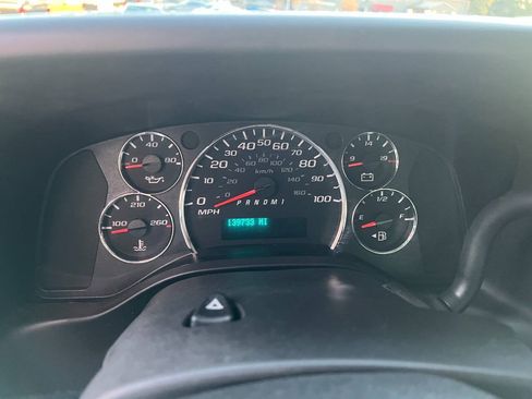 Used 2015 Chevrolet Express 2500 RWD image 27