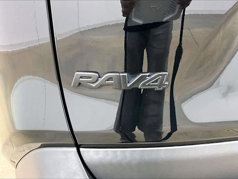 Used 2023 Toyota RAV4 LE FWD image 31