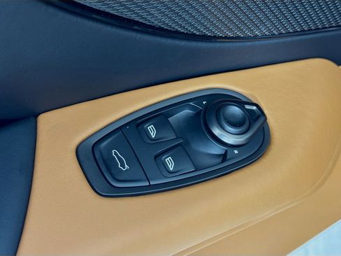 Used 2026 Aston Martin V8 Vantage Coupe image 16