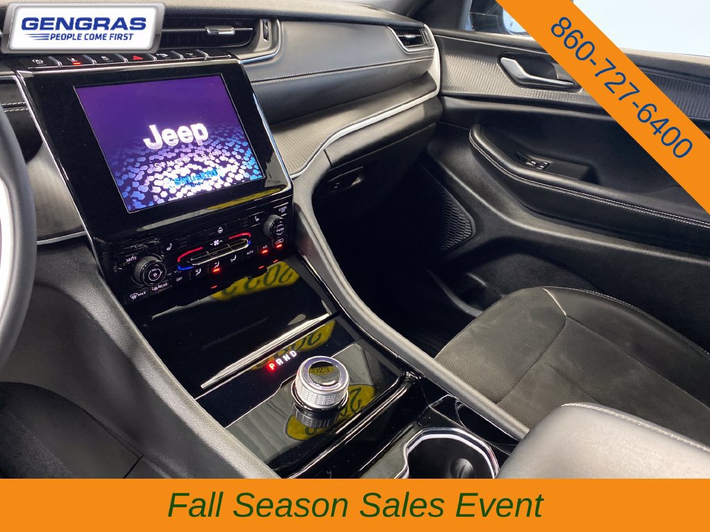 Used 2023 Jeep Grand Cherokee L Altitude AWD/4WD image 16