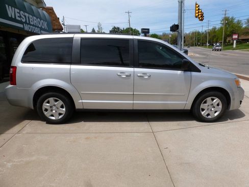 Used 2010 Dodge Grand Caravan SE w/ Climate Group FWD image 5