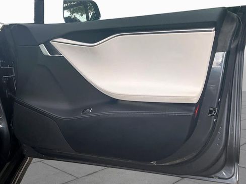Used 2018 Tesla Model S 75D AWD/4WD image 22