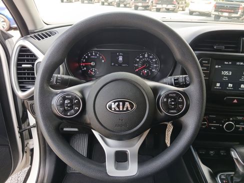 Used 2021 Kia Soul S image 22