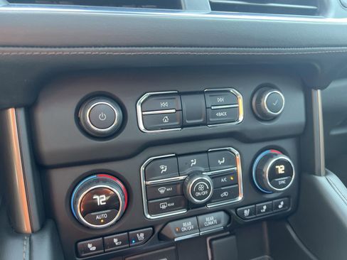 Used 2024 Chevrolet Tahoe High Country AWD/4WD image 25