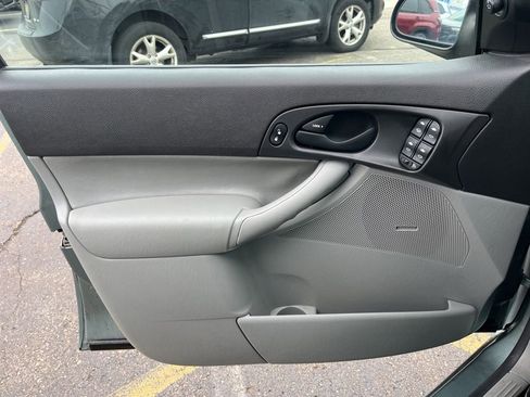 Used 2006 Ford Focus ZX5 Hatchback FWD image 20