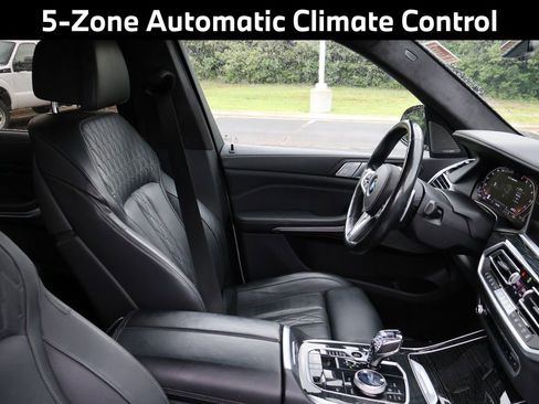 Used 2021 BMW X7 M50i AWD/4WD image 11