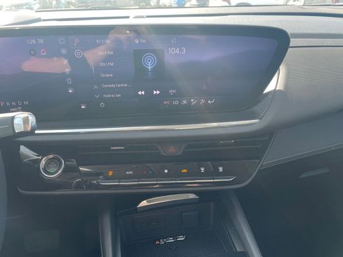 Used 2024 Buick Envision Preferred image 17