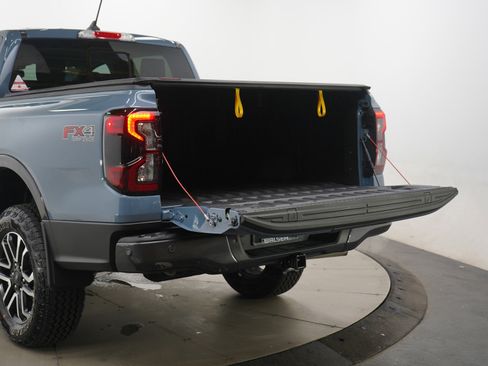 Used 2024 Ford Ranger Lariat w/ FX4 Off-Road Package image 9