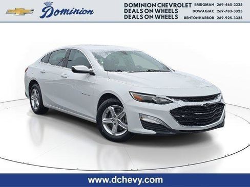 Used 2021 Chevrolet Malibu LS image 1