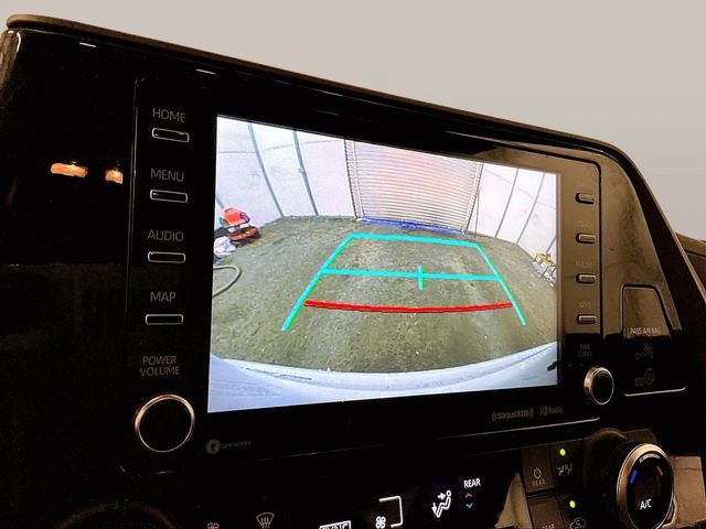 Used 2022 Toyota Highlander LE AWD/4WD image 20