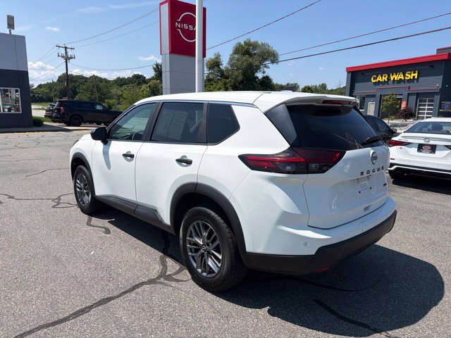 Used 2024 Nissan Rogue S AWD/4WD image 8