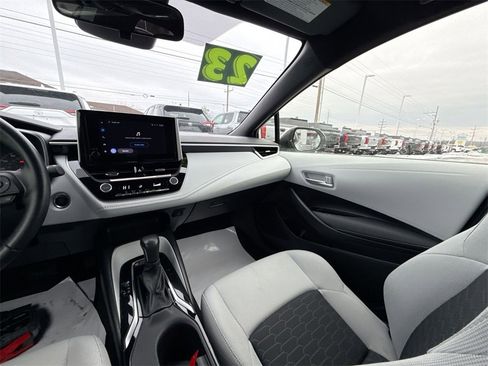 Used 2023 Toyota Corolla SE w/ SE Premium Package image 11