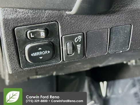Used 2018 Toyota Corolla LE FWD image 10