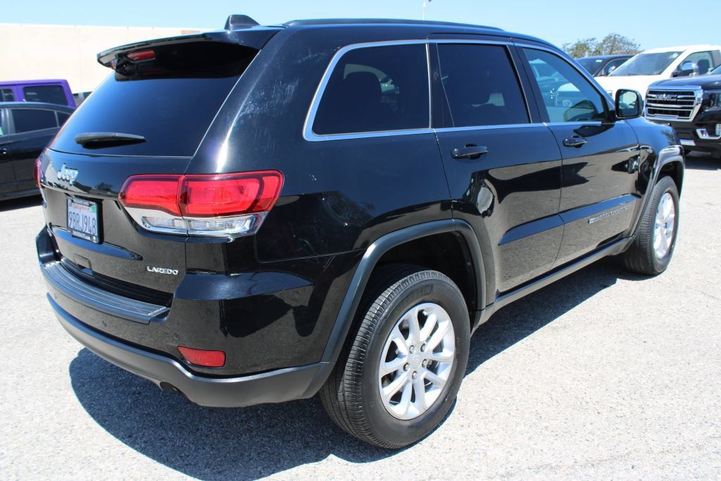 Used 2022 Jeep Grand Cherokee Laredo X AWD/4WD image 4