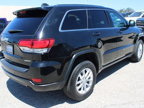 Used 2022 Jeep Grand Cherokee Laredo X AWD/4WD image 4