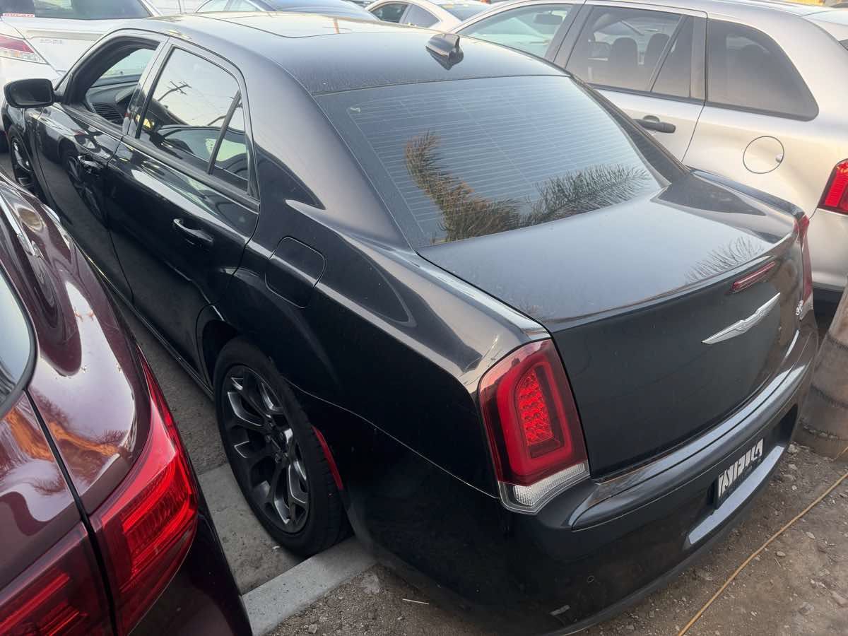 Used 2016 Chrysler 300 S w/ 300S Premium Group RWD image 3