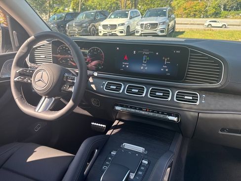 New 2026 Mercedes-Benz GLS 450 4MATIC image 24