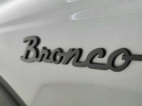 Used 2023 Ford Bronco Black Diamond image 16