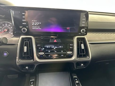 Used 2023 Kia Sorento S w/ Panoramic Sunroof Package image 21