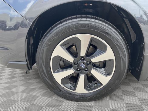 Used 2017 Subaru Forester 2.5i Limited AWD/4WD image 8