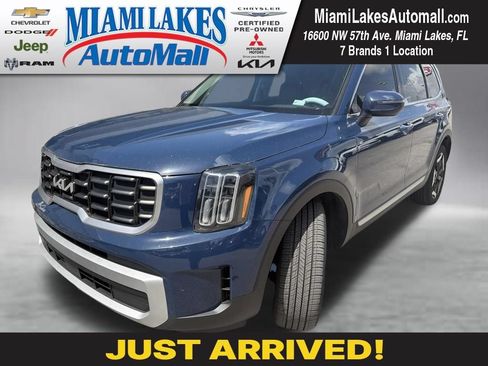 Used 2024 Kia Telluride S FWD image 1