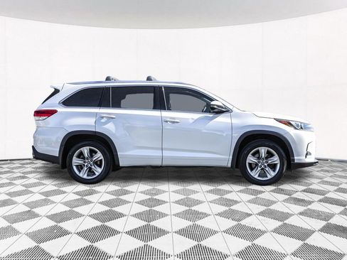 Used 2017 Toyota Highlander Limited AWD/4WD image 13