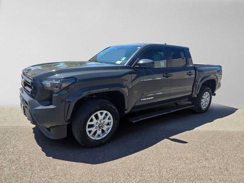 Used 2025 Toyota Tacoma SR5 RWD image 7