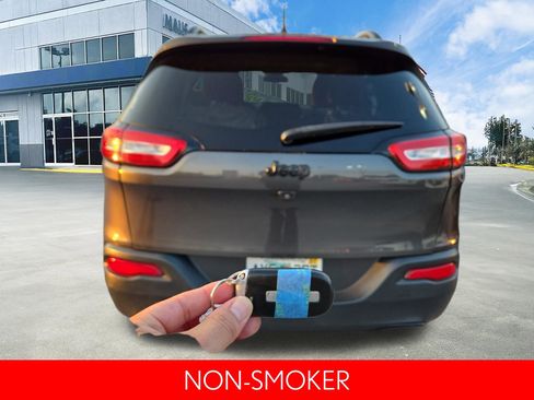 Used 2016 Jeep Cherokee High Altitude w/ Luxury Group image 6