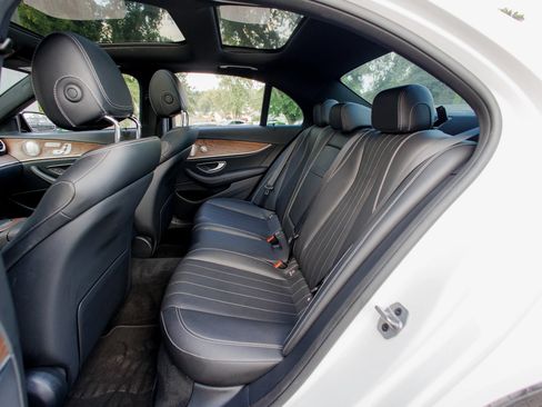 Used 2022 Mercedes-Benz E 350 Sedan image 35