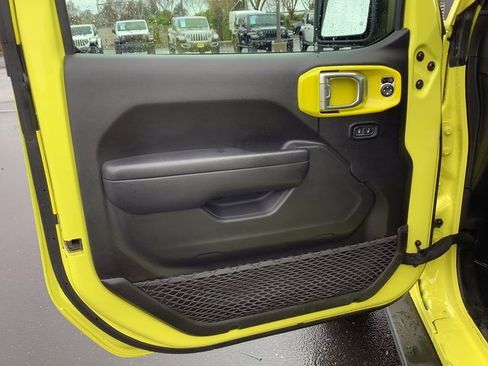 Used 2023 Jeep Gladiator Mojave w/ Trailer Tow Package image 9