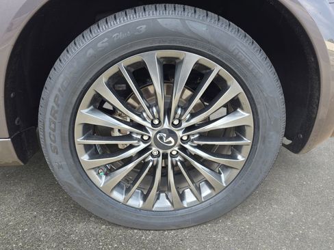 Certified 2024 INFINITI QX80 Sensory AWD/4WD image 32