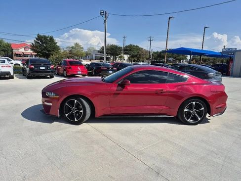 Used 2020 Ford Mustang Coupe RWD image 3