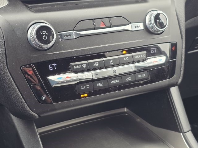 Used 2020 Ford Explorer XLT w/ Comfort Package AWD/4WD image 32