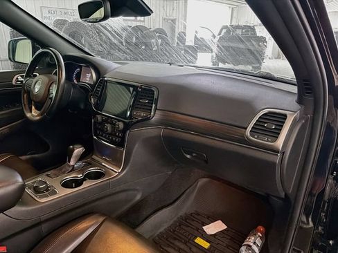 Used 2022 Jeep Grand Cherokee Limited w/ Technology Group AWD/4WD image 12