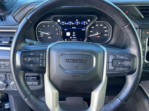 Used 2021 GMC Yukon Denali w/ Denali Premium Package AWD/4WD image 24