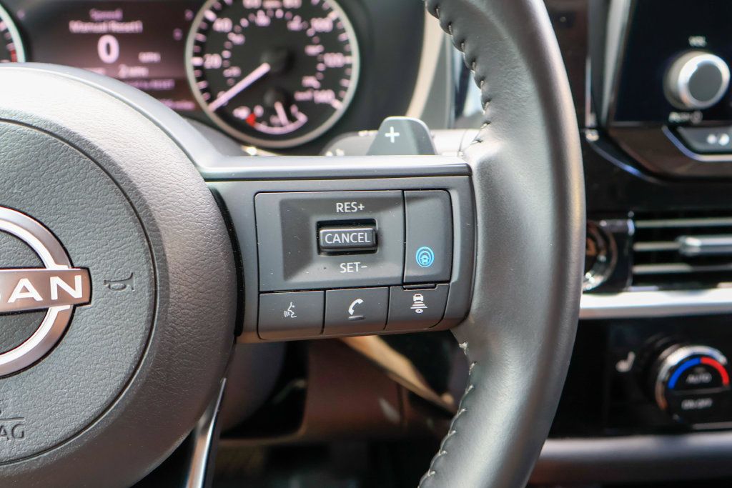 Used 2025 Nissan Pathfinder SV FWD image 17