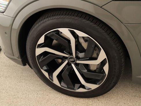 Certified 2024 Audi Q8 e-tron Premium Plus w/ Premium Plus Package image 32