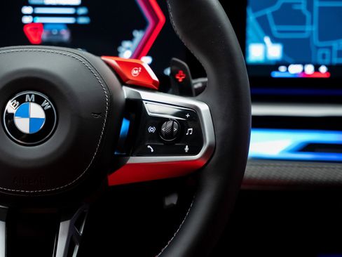 Used 2025 BMW M5 w/ Carbon Package image 48