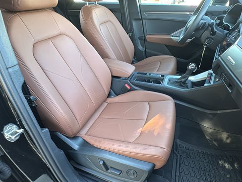 Certified 2025 Audi Q3 2.0T Premium image 32