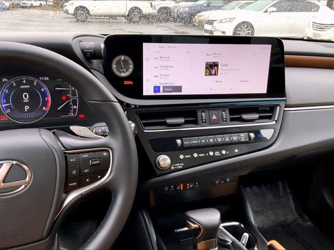 Certified 2025 Lexus ES 350 w/ Premium Package image 7