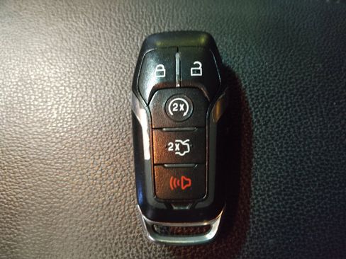 Used 2016 Ford Explorer Limited FWD image 32