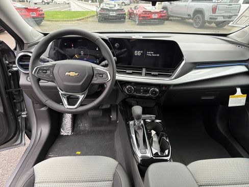 New 2026 Chevrolet Trax LT w/ Driver Confidence Package image 12