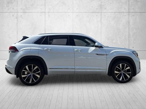 Used 2026 Volkswagen Atlas Cross Sport SEL Premium R-Line AWD/4WD image 4