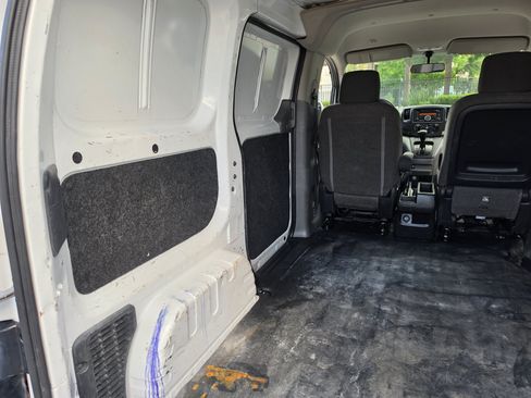 Used 2017 Nissan NV200 SV w/ Back Door Glass Package FWD image 12