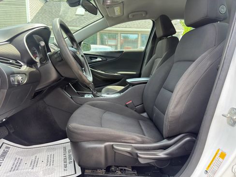 Used 2018 Chevrolet Malibu LS FWD image 19