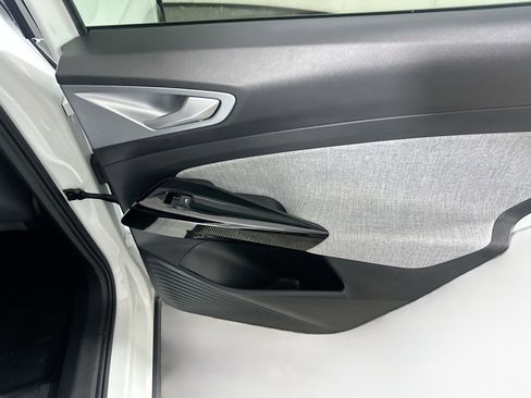 Used 2023 Volkswagen ID.4 Pro AWD/4WD image 29