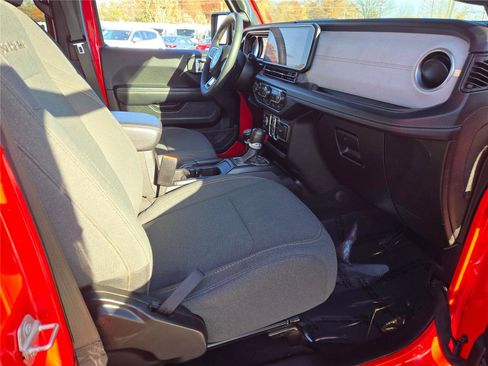 Used 2024 Jeep Wrangler Sahara w/ Technology Group image 7