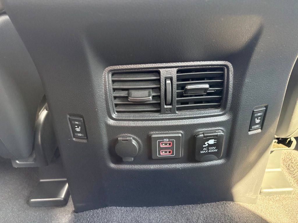 Used 2023 Nissan Titan Platinum Reserve AWD/4WD image 19