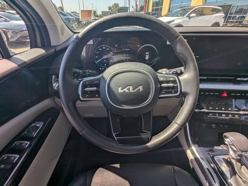 Certified 2024 Kia Carnival SX Prestige FWD image 17