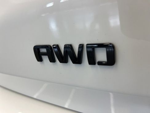 Used 2023 Chevrolet Equinox RS image 32